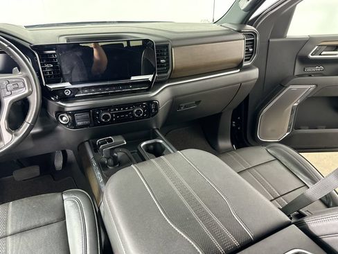 Used 2024 Chevrolet Silverado 1500 High Country AWD/4WD image 19