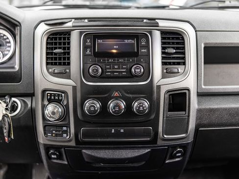 Used 2018 RAM 1500 Express AWD/4WD image 36