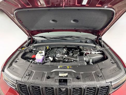 New 2025 Jeep Grand Cherokee Limited w/ Luxury Tech Group II AWD/4WD image 34