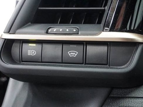 Used 2025 Toyota Crown AWD/4WD image 21