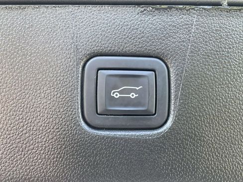 Used 2023 Chevrolet Blazer RS w/ Enhanced Convenience Package image 19