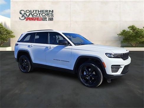 New 2025 Jeep Grand Cherokee Altitude image 7