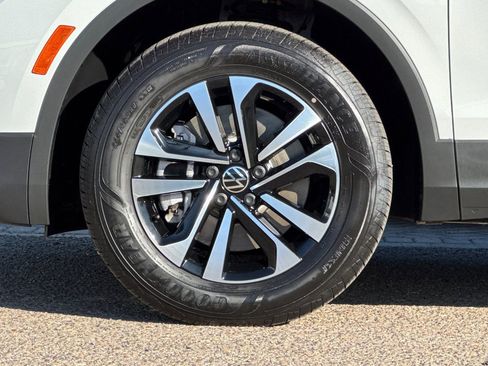 Used 2022 Volkswagen Tiguan S image 26