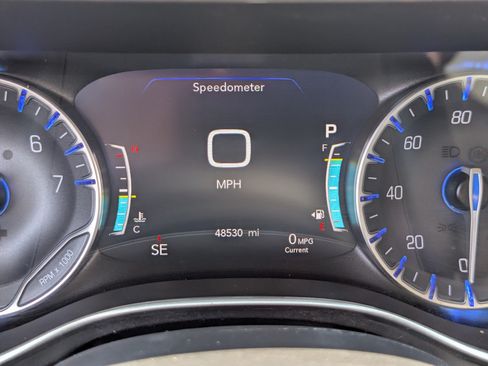 Used 2023 Chrysler Pacifica Touring-L FWD image 30