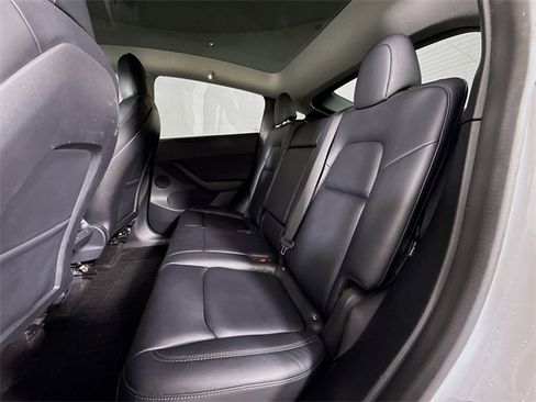 Used 2022 Tesla Model Y Performance image 22