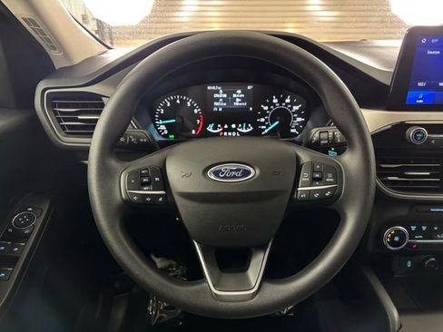 Used 2020 Ford Escape SE image 16