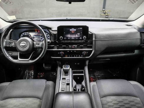 Used 2022 Nissan Pathfinder SV FWD image 14