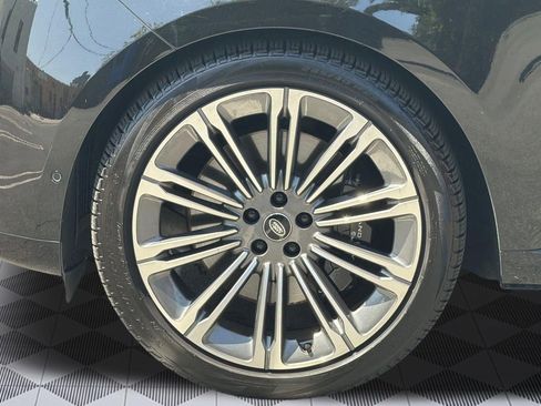 Certified 2024 Land Rover Range Rover Long Wheelbase Autobiography AWD/4WD image 12