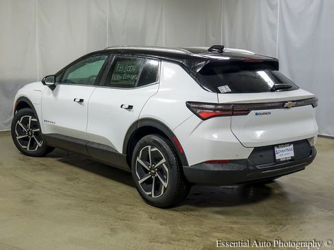 New 2026 Chevrolet Equinox EV LT image 8