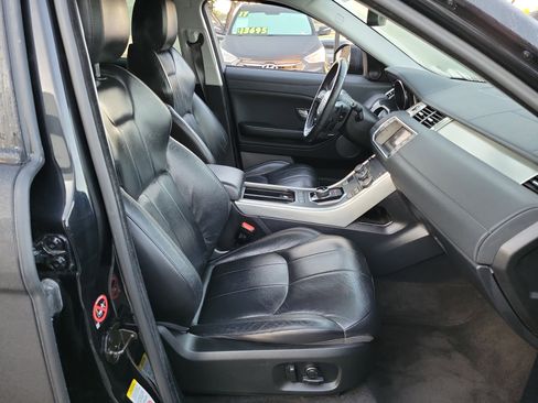 Used 2017 Land Rover Range Rover Evoque SE image 21