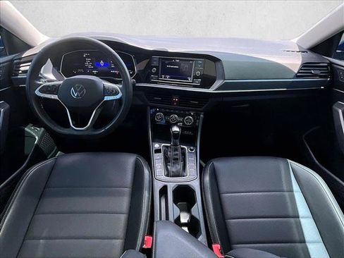 Used 2024 Volkswagen Jetta SE w/ Panoramic Sunroof Package FWD image 15
