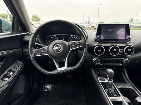 Used 2024 Nissan Sentra SV image 24