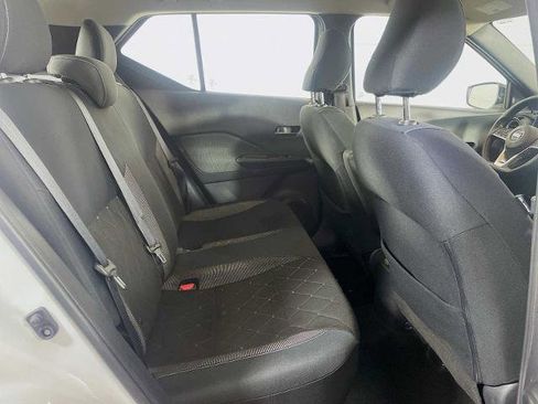 Certified 2018 Nissan Kicks SV image 23