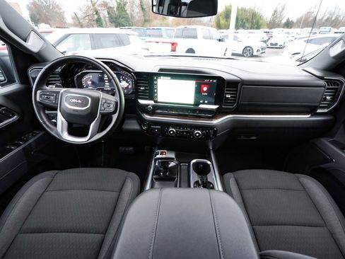 Used 2025 GMC Sierra 1500 Elevation image 33