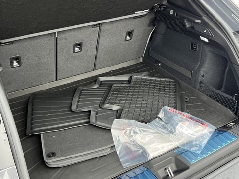 New 2026 Porsche Macan 4 Electric image 17