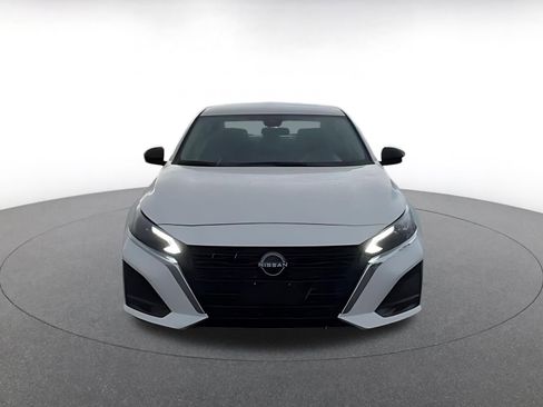 Used 2025 Nissan Altima 2.5 SV image 4