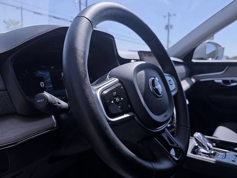 Certified 2025 Volvo XC90 B5 Plus AWD/4WD image 26