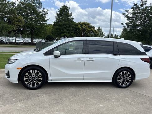 Used 2025 Honda Odyssey Elite image 12