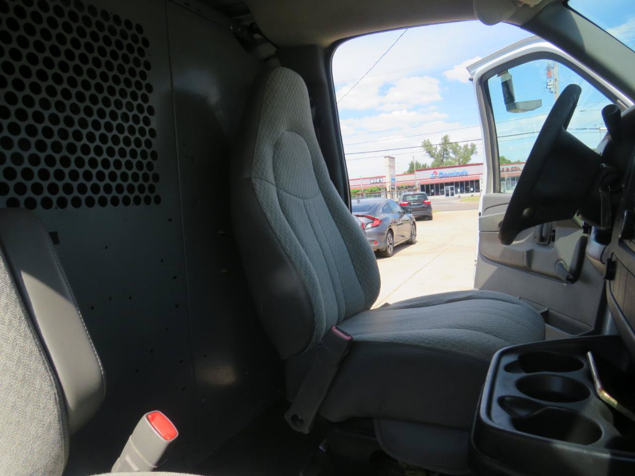 Used 2009 Chevrolet Express 2500 Extended RWD image 32