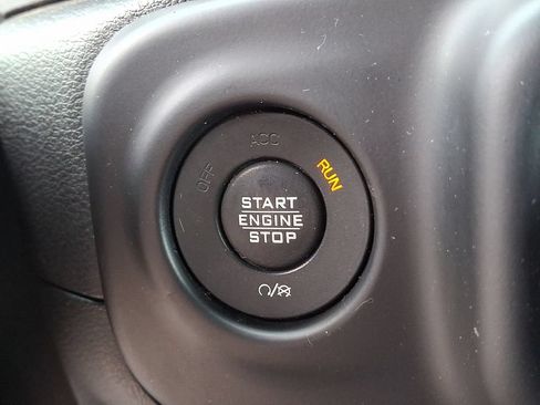 Used 2019 Jeep Wrangler Unlimited Sport AWD/4WD image 25