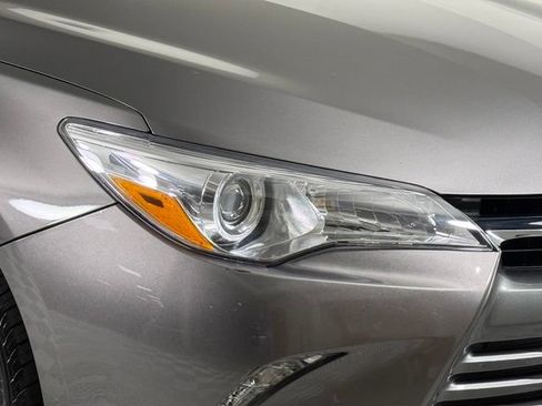 Used 2017 Toyota Camry XLE w/ Moonroof Package FWD image 14