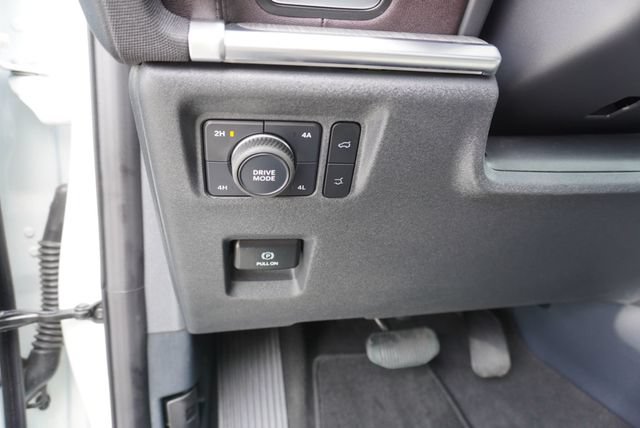 Used 2025 Ford Expedition Max Platinum w/ Platinum Ultimate Package AWD/4WD image 31