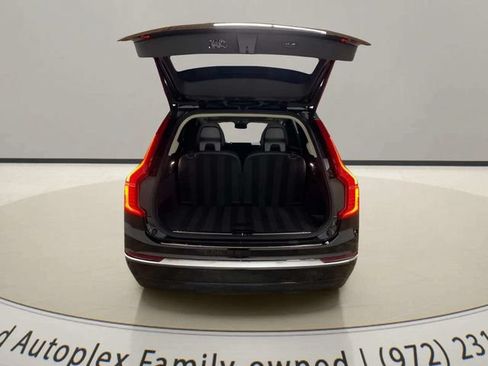 Used 2024 Volvo XC90 T8 Plus w/ Protection Package Premier AWD/4WD image 9