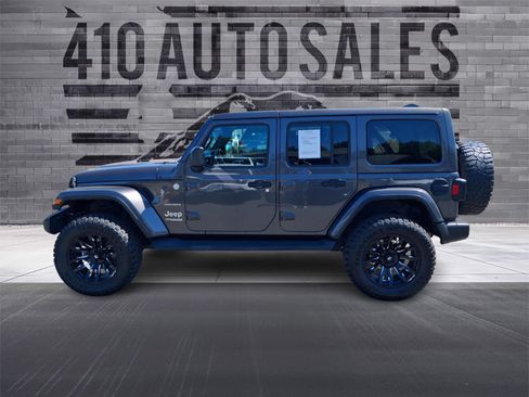 Used 2018 Jeep Wrangler Unlimited Sahara w/ Uconnect 4C Nav & Sound Group AWD/4WD image 7