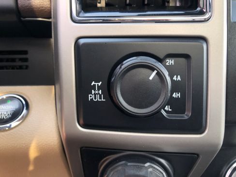 Used 2020 Ford F150 Lariat w/ Equipment Group 502A Luxury AWD/4WD image 18