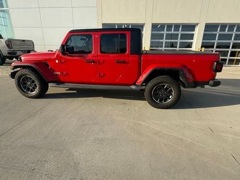Used 2021 Jeep Gladiator Overland w/ Trailer Tow Package AWD/4WD image 6