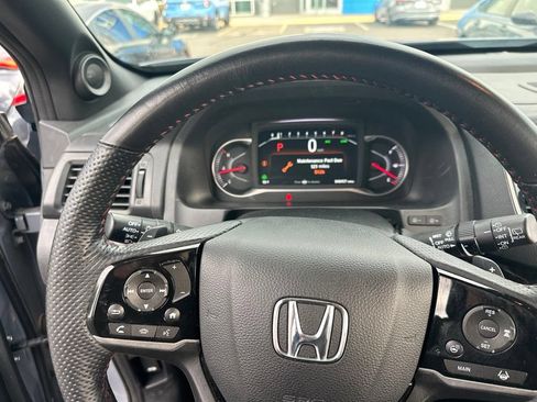 Certified 2025 Honda Passport Black Edition image 6