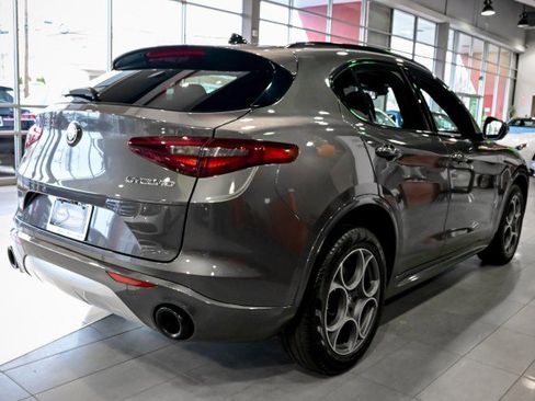 Used 2022 Alfa Romeo Stelvio Ti image 5
