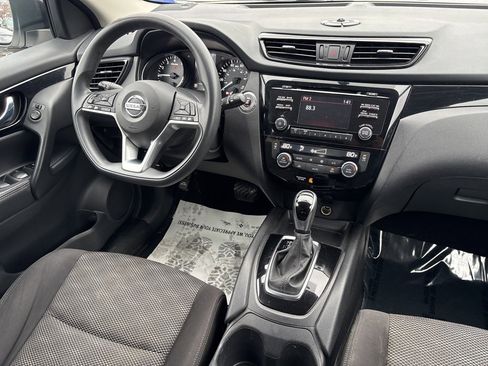 Used 2017 Nissan Rogue Sport SV image 14