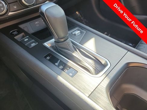 Certified 2025 Nissan Kicks SV FWD image 14