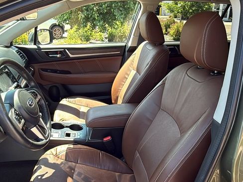 Used 2017 Subaru Outback 2.5i Touring w/ Popular Package #5A AWD/4WD image 31