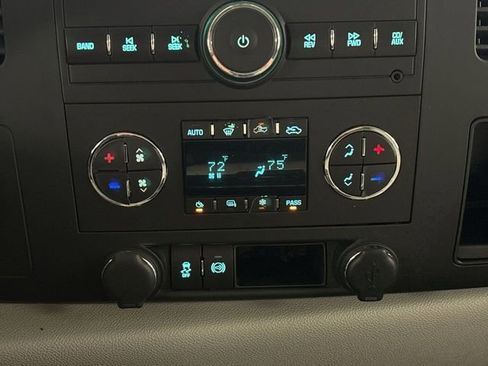 Used 2013 Chevrolet Silverado 2500 LT w/ Interior Plus Package image 34