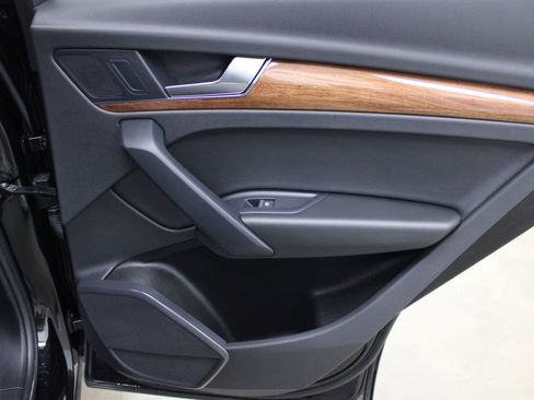 Used 2023 Audi Q5 2.0T Premium w/ Convenience Package image 23