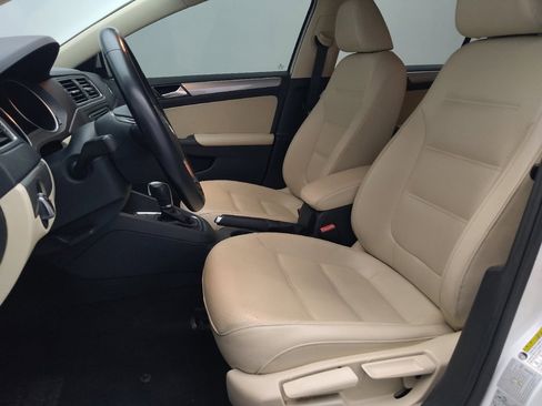 Used 2017 Volkswagen Jetta SE FWD image 17
