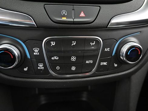 Used 2022 Chevrolet Equinox LT image 20