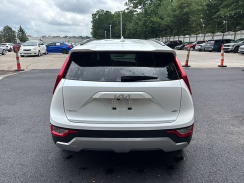 Certified 2024 Kia Niro LX FWD image 4