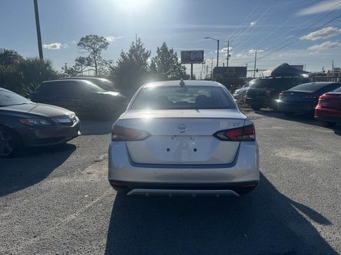 Used 2021 Nissan Versa SV image 9