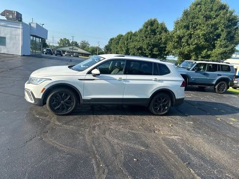 Used 2024 Volkswagen Tiguan SE AWD/4WD image 5