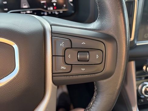 Used 2022 GMC Yukon XL Denali AWD/4WD image 13