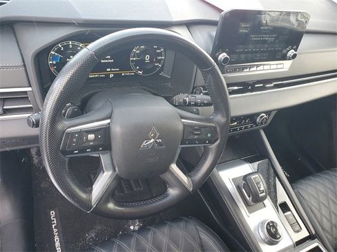 Used 2022 Mitsubishi Outlander SEL image 12