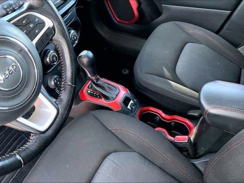 Used 2016 Jeep Renegade Trailhawk AWD/4WD image 14