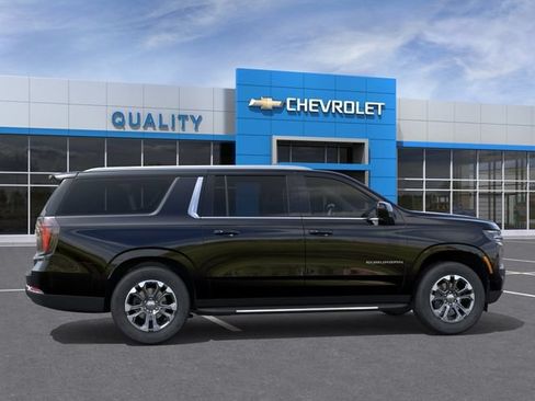 New 2026 Chevrolet Suburban LS RWD image 5