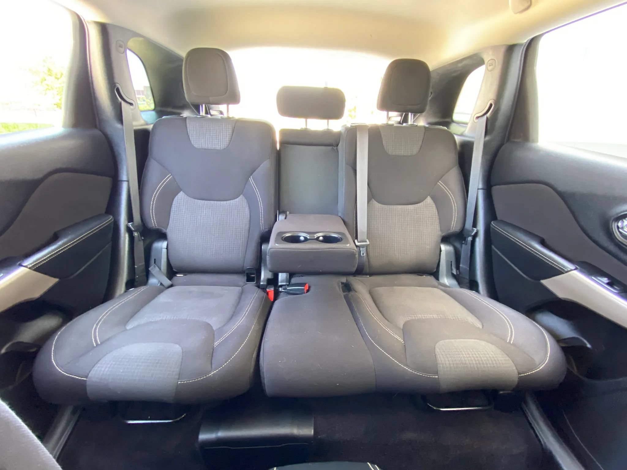 Used 2017 Jeep Cherokee Latitude FWD image 28
