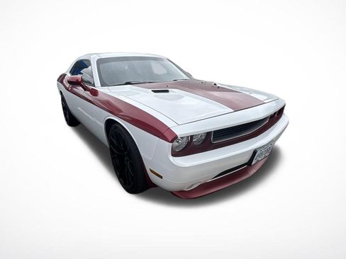 Used 2013 Dodge Challenger SXT RWD image 19