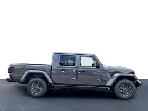 New 2025 Jeep Gladiator Sport image 6