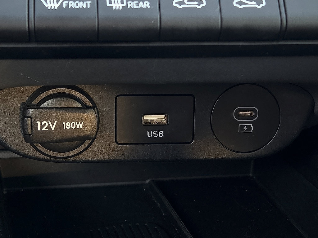 Used 2025 Hyundai Elantra SEL FWD image 15